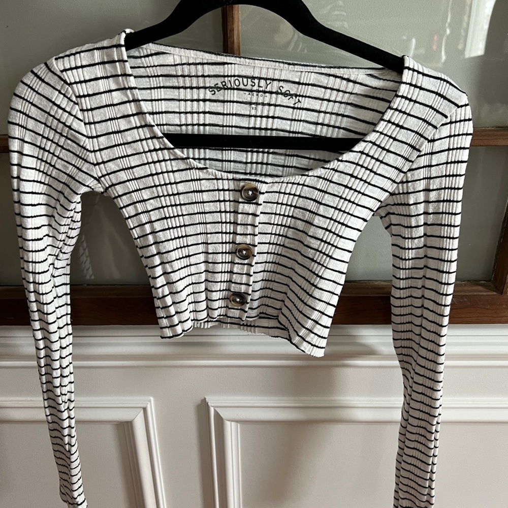 Aero Seriously soft cropped long sleeved tee